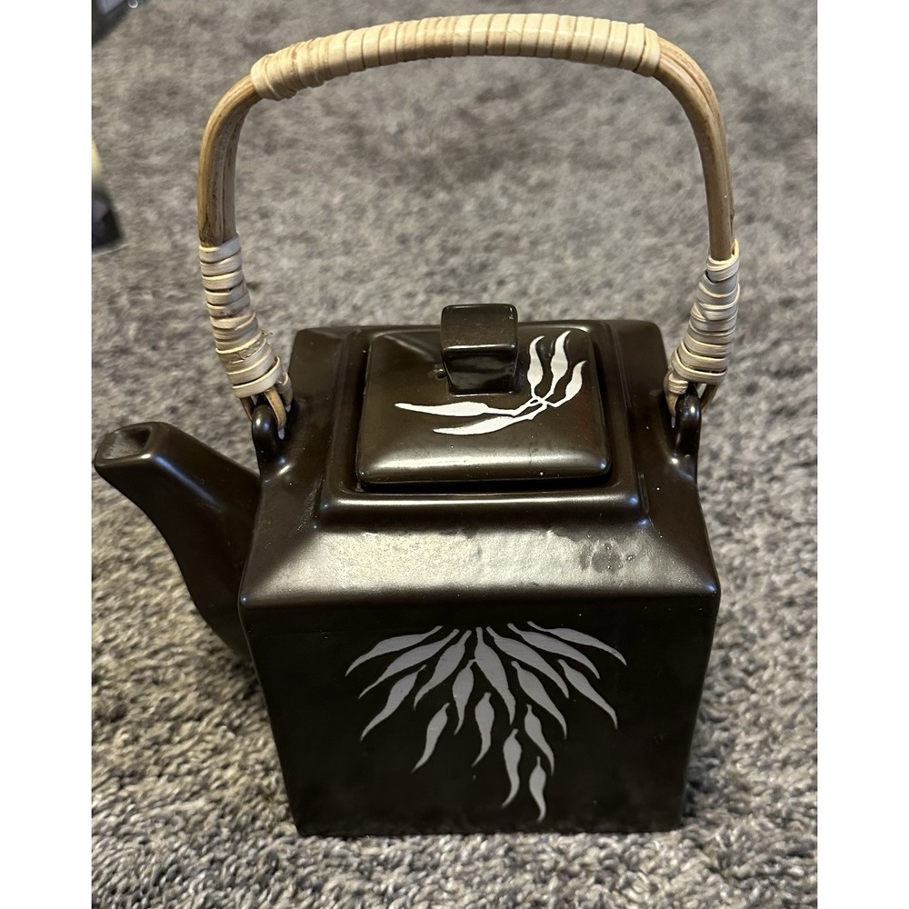 2005 Target Brands Brown Stoneware Tea Pot with Bamboo Handle